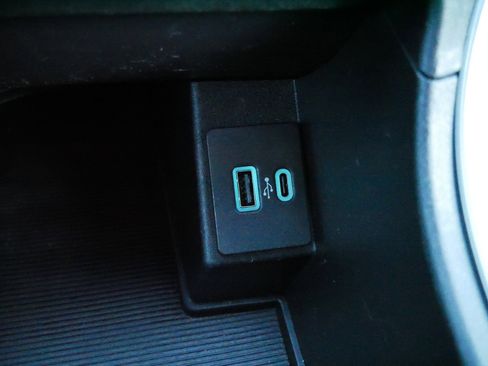 Used 2023 Ford Edge SEL image 28