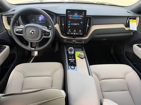 New 2026 Volvo XC60 B5 Core w/ Protection Package Premier AWD/4WD image 10