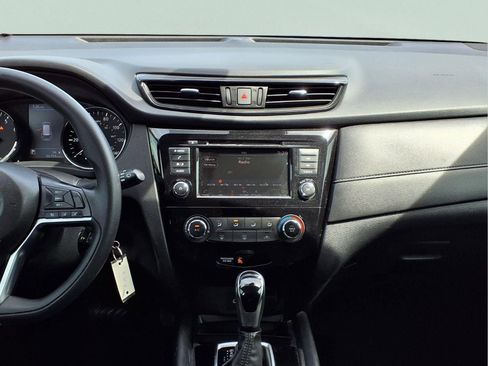 Used 2019 Nissan Rogue S image 16
