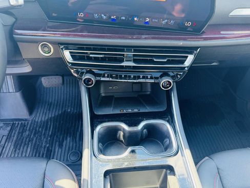 Used 2024 Chevrolet Traverse RS w/ LPO, Floor Liner Package image 30