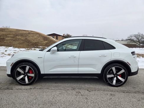 Certified 2025 Porsche Macan Turbo Electric image 2