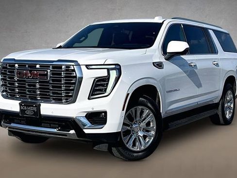 Used 2025 GMC Yukon XL Denali AWD/4WD image 1