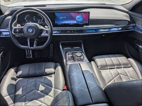 Used 2024 BMW 760i xDrive AWD/4WD image 16