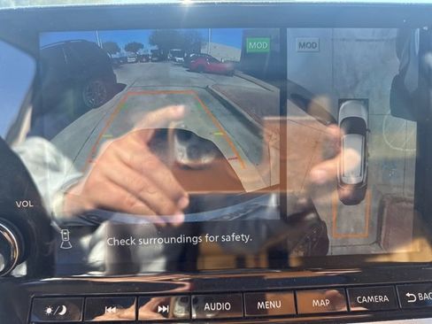 Used 2023 Nissan Rogue Platinum w/ Platinum Premium Package image 9