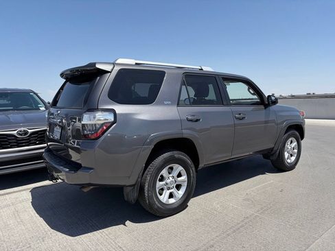 Used 2016 Toyota 4Runner SR5 RWD image 2