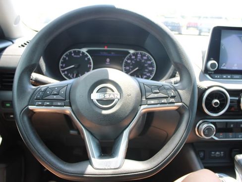 Used 2024 Nissan Sentra SV FWD image 33