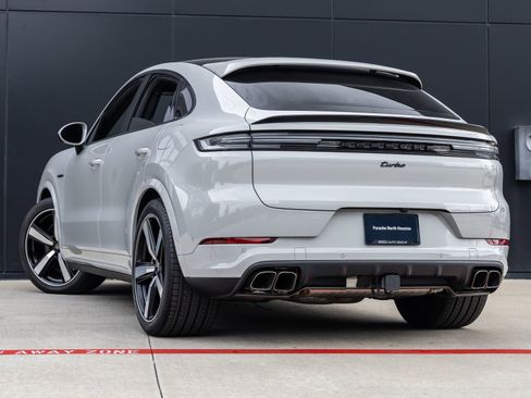 New 2025 Porsche Cayenne Turbo AWD/4WD image 3