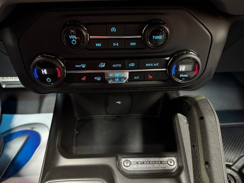 Used 2024 Ford Bronco Everglades image 19