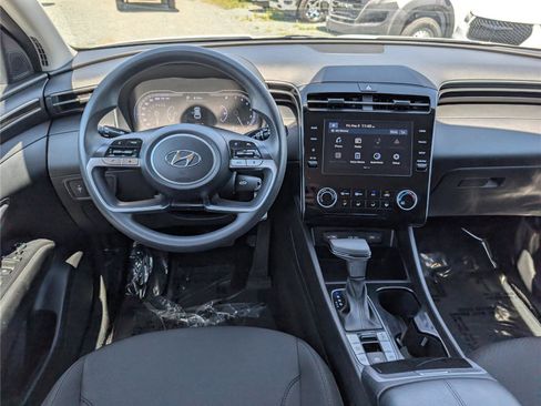 Used 2023 Hyundai Tucson SE FWD image 16
