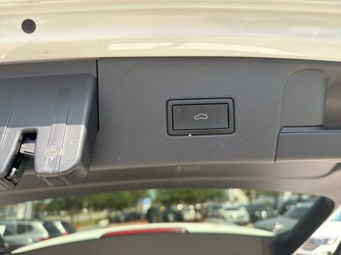 Used 2021 Volkswagen Atlas SEL AWD/4WD image 13