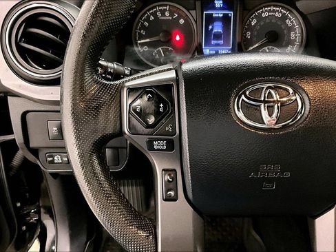 Used 2020 Toyota Tacoma TRD Off-Road AWD/4WD image 12