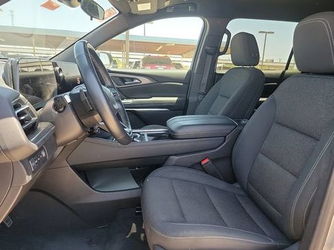 Used 2024 Chevrolet Traverse LT AWD/4WD image 12