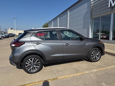 Used 2022 Nissan Kicks SV FWD image 7