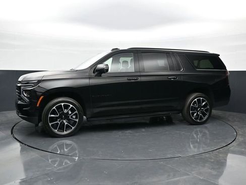 Used 2025 Chevrolet Suburban RST w/ Comfort Package AWD/4WD image 6
