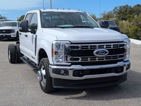 New 2026 Ford F350 XL w/ XL Chrome Package image 2