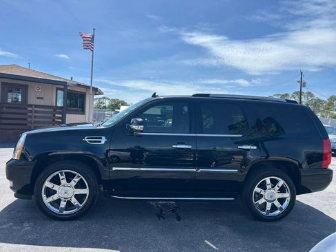 Used 2010 Cadillac Escalade 2WD image 12