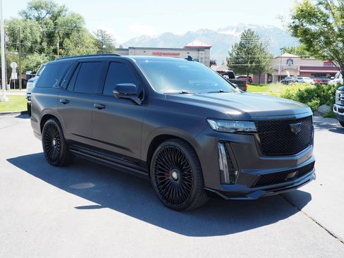 Used 2023 Cadillac Escalade V AWD/4WD image 3