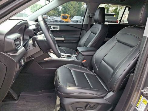 Certified 2023 Ford Explorer XLT w/ Equipment Group 202A AWD/4WD image 14