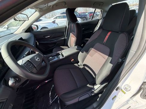 New 2026 Nissan Sentra SR w/ Floor Mat Package FWD image 9