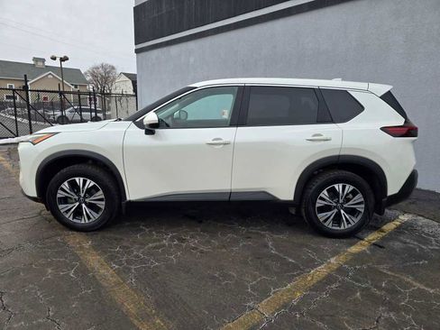 Used 2023 Nissan Rogue SV image 5