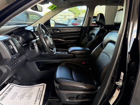 Used 2022 Nissan Pathfinder SL w/ SL Premium Package FWD image 5