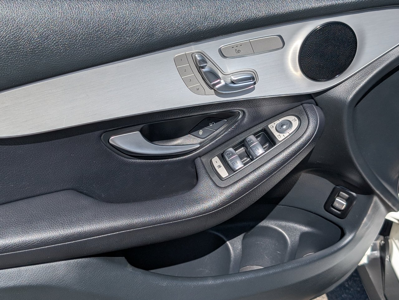 Used 2021 Mercedes-Benz GLC 300 image 15