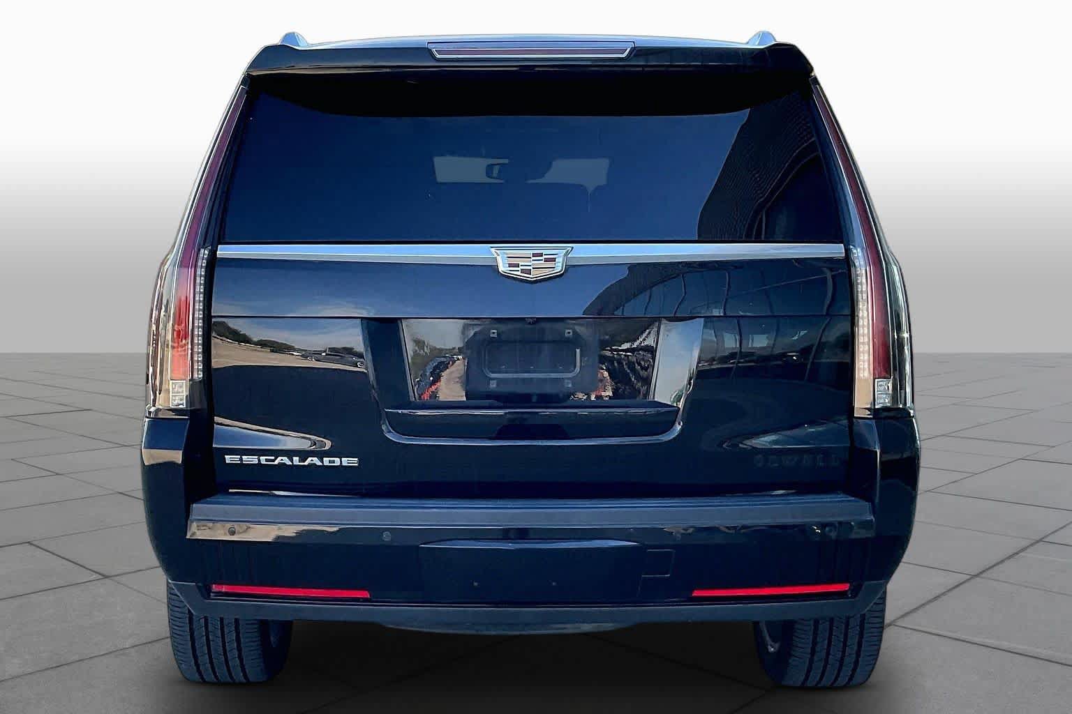Used 2015 Cadillac Escalade Premium AWD/4WD image 5