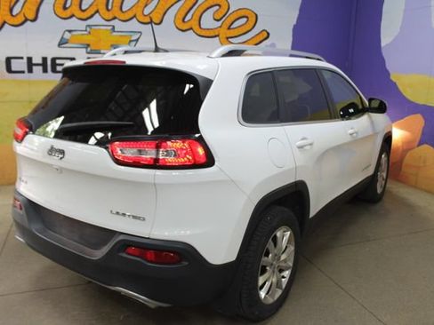 Used 2016 Jeep Cherokee Limited w/ Luxury Group AWD/4WD image 8