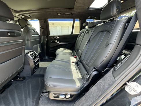 Used 2026 BMW X7 xDrive40i AWD/4WD image 36