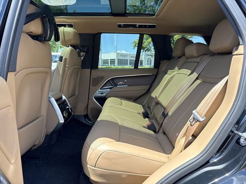 New 2025 Land Rover Range Rover SE image 5