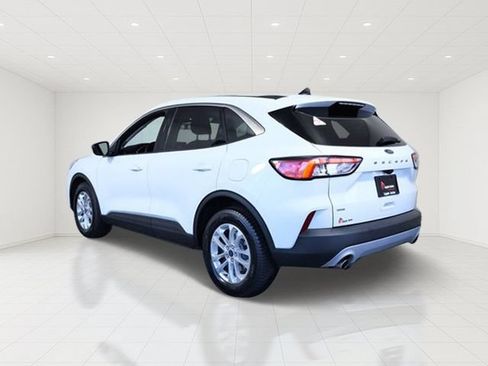 Certified 2022 Ford Escape SE w/ Cold Weather Package FWD image 4