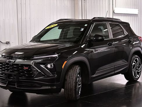 Used 2024 Chevrolet TrailBlazer RS FWD image 3
