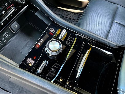 Used 2024 Jeep Grand Cherokee Overland w/ Luxury Tech Group IV image 16