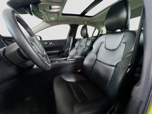 Used 2023 Volvo S60 B5 Core image 12