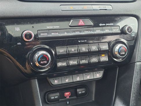 Used 2022 Kia Sportage EX w/ EX Technology Package image 19