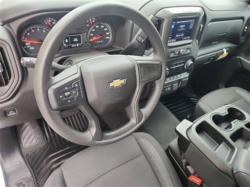 Used 2025 Chevrolet Silverado 1500 Custom image 10
