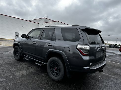 Used 2019 Toyota 4Runner SR5 Premium AWD/4WD image 3