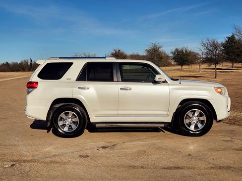 Used 2012 Toyota 4Runner SR5 image 7