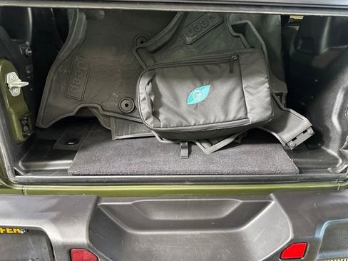 Used 2023 Jeep Wrangler Unlimited w/ Cold Weather Group image 26