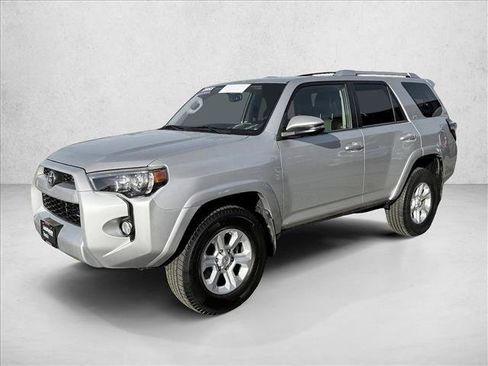 Used 2017 Toyota 4Runner SR5 Premium image 6