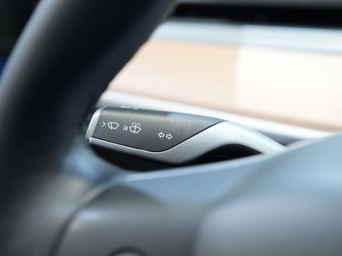 Used 2021 Tesla Model Y Long Range image 41