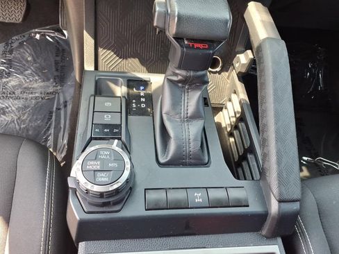 Used 2024 Toyota Tacoma TRD Off-Road AWD/4WD image 15