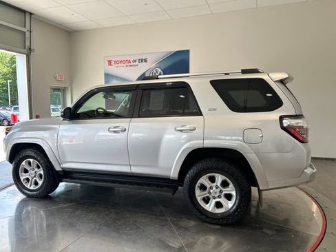 Used 2021 Toyota 4Runner SR5 Premium w/ Moonroof Package AWD/4WD image 4