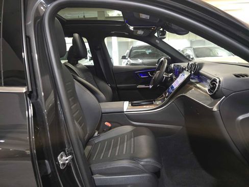 Used 2024 Mercedes-Benz GLC 300 4MATIC image 10