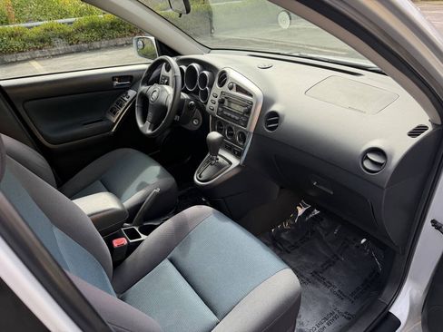 Used 2006 Toyota Matrix XR FWD image 14