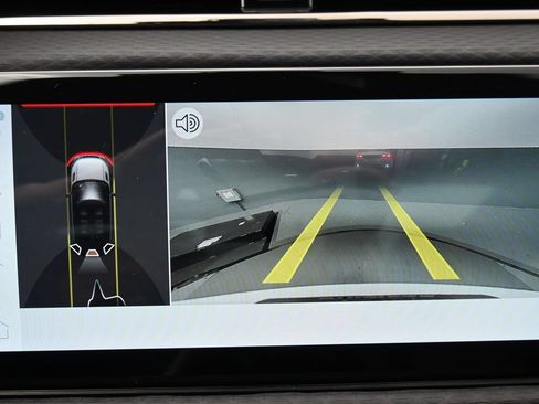 Used 2023 Land Rover Range Rover Evoque R-Dynamic S AWD/4WD image 15