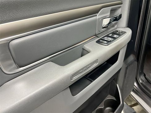 Used 2016 RAM 1500 Classic SLT w/ SLT Plus D￩cor Group image 20