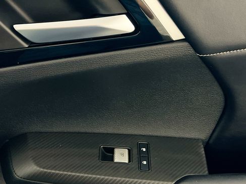 Used 2022 Mitsubishi Outlander SE image 32