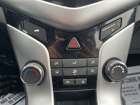 Used 2015 Chevrolet Cruze LT w/ Sun And Sound Package image 21