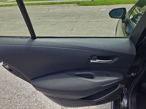 Used 2020 Toyota Corolla LE FWD image 19